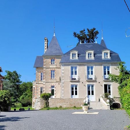 Villa Saint Pierre La Trimouille Bagian luar foto