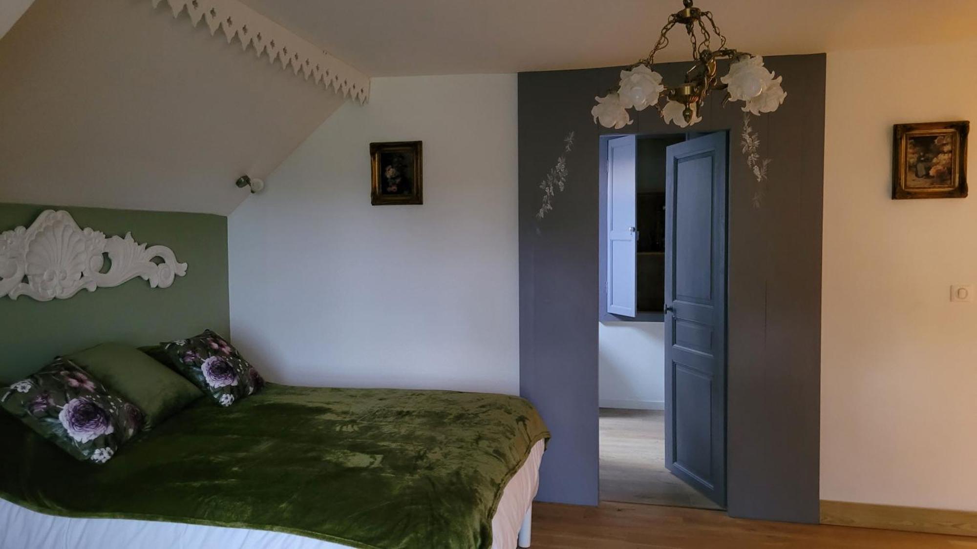Villa Saint Pierre La Trimouille Bagian luar foto