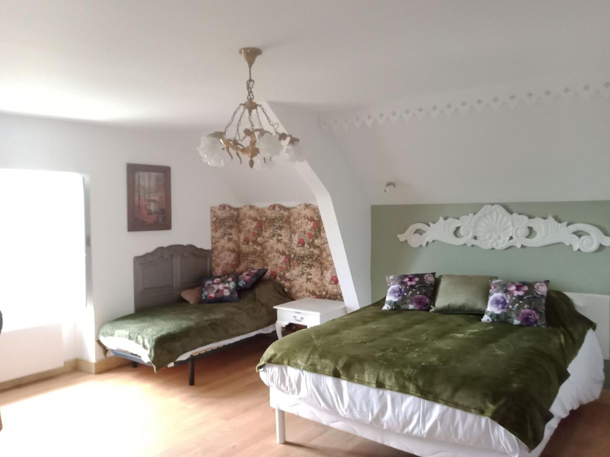 Villa Saint Pierre La Trimouille Bagian luar foto